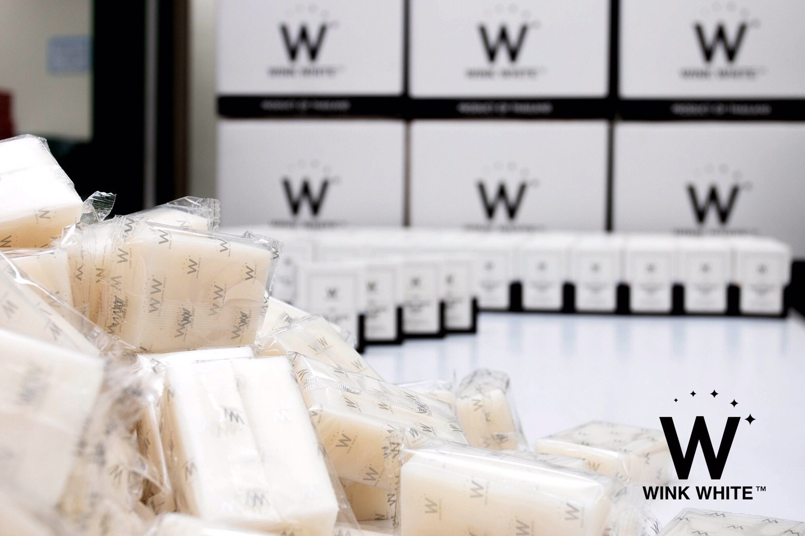 NEW WINK WHITE SOAP (GLUTA PURE SOAP) WHITENING BRIGHTENING